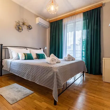 Johnny's Three Bedroom ナフプリオ
