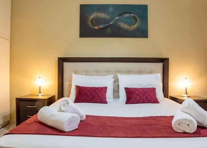 Johnny's Three Bedroom *