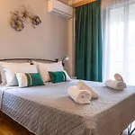 Johnny's Three Bedroom