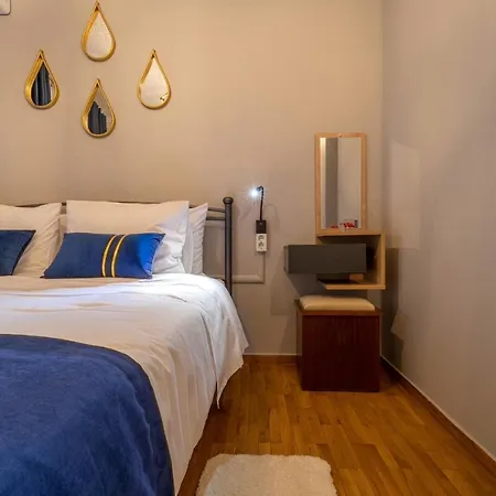 Johnny's Three Bedroom *