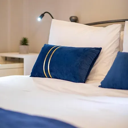 Johnny's Three Bedroom