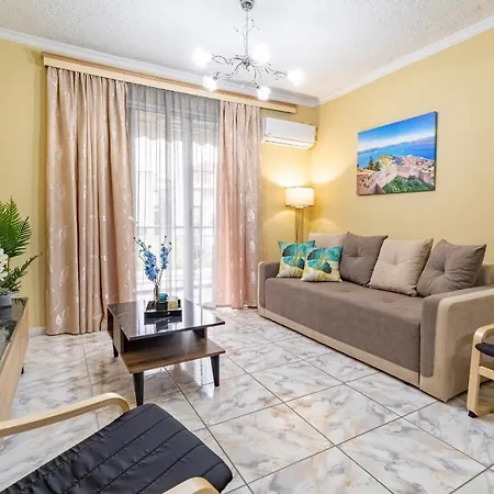 Johnny's Three Bedroom Appartement *