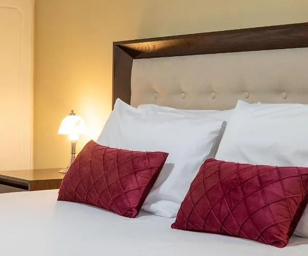 Johnny's Three Bedroom Apartmán *